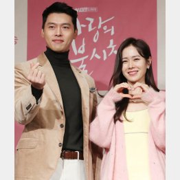 「愛の不時着」のヒョンビンとソン・イェジン（Ｃ）YONHAPNEWS／ニューズコム／共同通信イメージズ