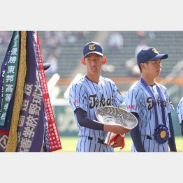 センバツで名を上げた石田（左）も県大会登板は1試合のみ（Ｃ）日刊ゲンダイ