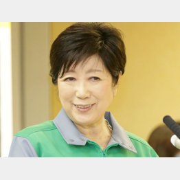 機を見るに敏！？（小池百合子都知事）／（Ｃ）日刊ゲンダイ