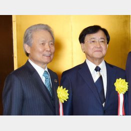 老害と背中合わせ（小林氏＝右と榊原氏）／（Ｃ）日刊ゲンダイ