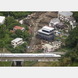 熱海市の土砂災害の現場（Ｃ）共同通信社