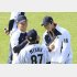 2016年侍強化試合での鈴木（左）と大谷（Ｃ）日刊ゲンダイ