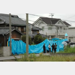 兵庫県加古川市男女7人惨殺事件、藤城康孝容疑者を同行させて検証が行われた現場（Ｃ）共同通信社