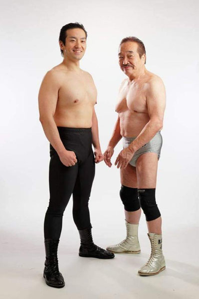 百田力さん（左）と百田光雄さん（Ｃ）リキエンタープライズ