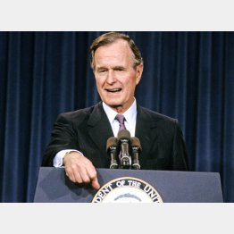 “パパブッシュ”こと、ジョージ・ブッシュ大統領（Ｃ）CNP／DPA／共同通信イメージズ