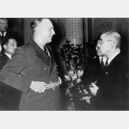 リッベントロップ独外相と会談に臨む松岡洋右外相＝1941（昭和16）年4月、ベルリン（Ｃ）共同通信社