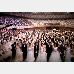 ソウルで行われた旧統一教会の合同結婚式（Ｃ）ロイター