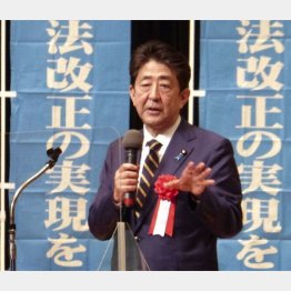 安倍元首相も講演で憲法改正や防衛費の拡充について訴えていた（Ｃ）共同通信社