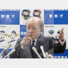 会見に臨んだ警察庁の中村格長官（Ｃ）共同通信社