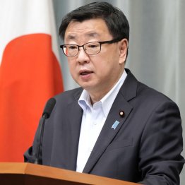 都合のいい理屈ばかり（松野博一官房長官）／（Ｃ）共同通信社