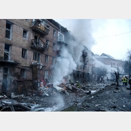 ロシアのミサイル攻撃によって破壊されたウクライナ・キーウ近郊の住宅（Ｃ）ロイター