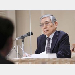 「利上げではない」と言っているが、実質的な金利引き上げ（日銀の黒田東彦総裁）／（Ｃ）共同通信社