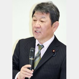 「国際基準」より、まずは国内の感染状況に目を向けるべきでは？（自民党の茂木敏充幹事長＝24日）／（Ｃ）日刊ゲンダイ