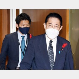 この親にしてこの子あり（岸田首相と長男で首相秘書官の翔太郎氏）／（Ｃ）日刊ゲンダイ