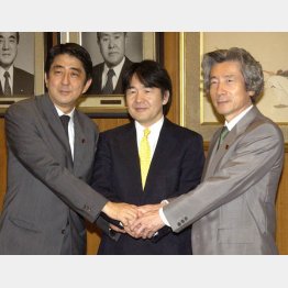 3人衆の新自由主義路線が元凶（右から小泉元首相、竹中平蔵氏、安倍元首相）／（Ｃ）共同通信社