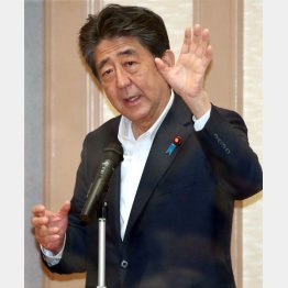 メディアを弾圧（安倍元首相）／（Ｃ）日刊ゲンダイ