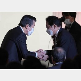 自公ギクシャクもこの件に関しては…（岸田首相と公明党の山口那津男代表＝左）／（Ｃ）ＪＭＰＡ