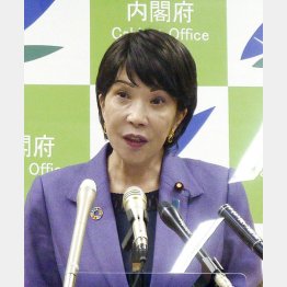 閣議後に記者会見する高市経済安保相（3月17日）／（Ｃ）共同通信社