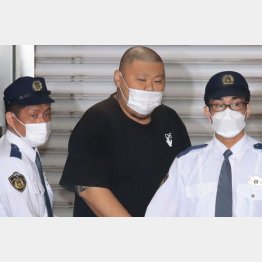 かけ子を監視していた岡本大樹容疑者（Ｃ）日刊ゲンダイ