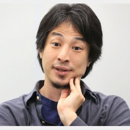 剝がされてゆく虚像（英語圏最大の匿名掲示板「4chan」管理人の西村博之氏）／（Ｃ）日刊ゲンダイ