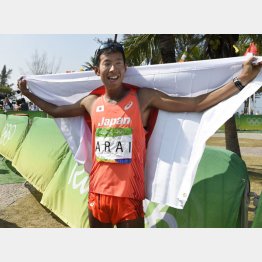 2016年リオ五輪、男子50キロ競歩腕銅メダルを獲得した荒井広宙（Ｃ）共同通信社