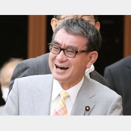 笑っている場合じゃないはずだ（河野太郎デジタル相）／（Ｃ）日刊ゲンダイ