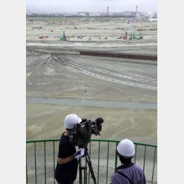 パビリオン建設は全く進んでいない…（写真は、5月）／（Ｃ）共同通信社