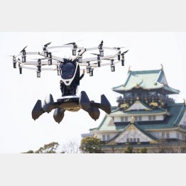 大阪城公園で有人飛行を行う「空飛ぶクルマ」／（Ｃ）共同通信社ベリーダンスを目当てにエロオヤジたちが殺到