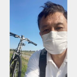 多摩川の遊歩道をサイクリング（提供写真）