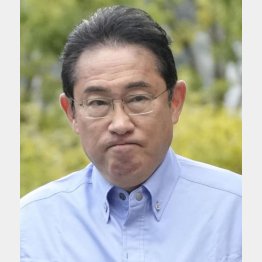 上がる要素なし（1日、防災服姿で首相公邸を出る岸田首相）／（Ｃ）共同通信社