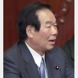 ウキウキ（額賀福志郎元財務相）／（Ｃ）日刊ゲンダイ