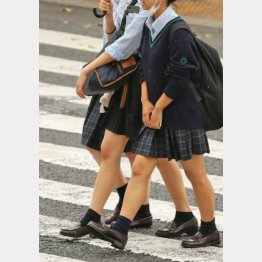 かわいい制服は学校の評判も呼ぶ（Ｃ）日刊ゲンダイ