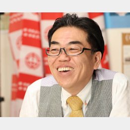 横引シャッターの市川慎次郎社長（Ｃ）日刊ゲンダイ