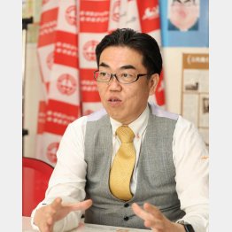 横引シャッターの市川慎次郎社長（Ｃ）日刊ゲンダイ