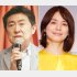 笠井信輔（左）と石田ゆり子（Ｃ）日刊ゲンダイ