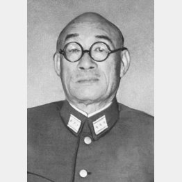 杉山元・陸軍大臣。帝国陸軍軍人、陸軍大将、元帥。1940年から参謀総長、東條英機首相の参謀総長兼務に伴い教育総監、同年7月から翌年4月までは小磯内閣で陸軍大臣を再度務めた。敗戦後、自決（Ｃ）共同通信社