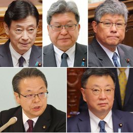 安倍派「5人衆」、国会では満面の笑み(C)日刊ゲンダイ