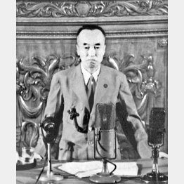 施政方針演説する東久邇宮稔彦首相（1945＝昭和20＝年9月5日）／（Ｃ）共同通信社