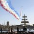 パリ五輪の聖火を載せたベレム号がマルセイユ港に到着。その上空を仏空軍が仏国旗のカラースモークで彩った（Ｃ）共同通信社