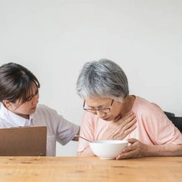 誤嚥防止で食事は減らす