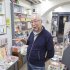 「桔梗屋書店」店主の秋山栄一さん（Ｃ）日刊ゲンダイ