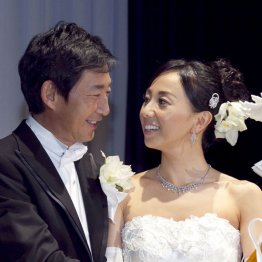 石田純一、東尾理子の結婚披露宴（事務所提供）