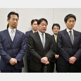 連日の密室協議(自公維の政調会長)/(C)日刊ゲンダイ