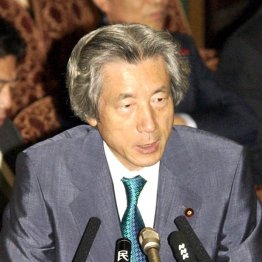 父・純一郎元首相も劇場型政治を展開(C)日刊ゲンダイ